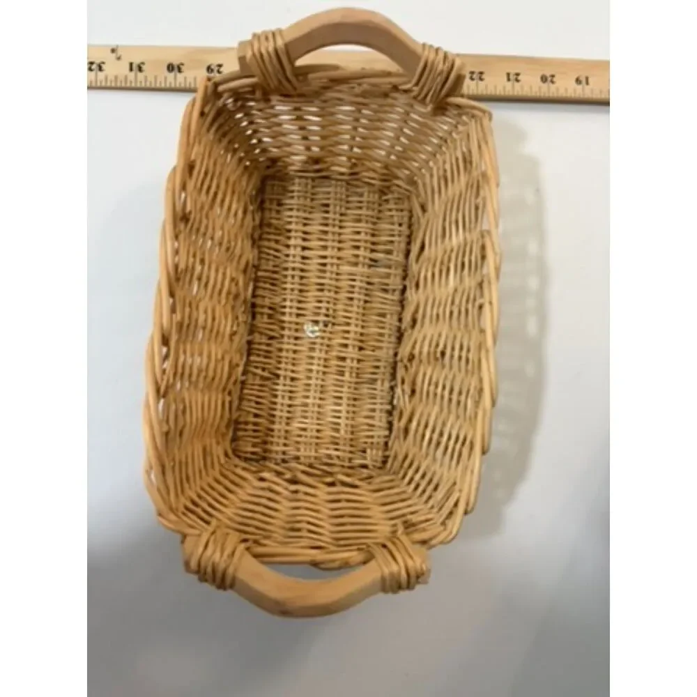 appx. 8x10 rectangle basket with handles